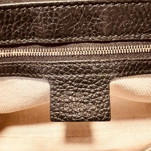 Gucci Soho Pebbled Calfskin Medium
Flap Crossbody Black - Picture 12 of 15